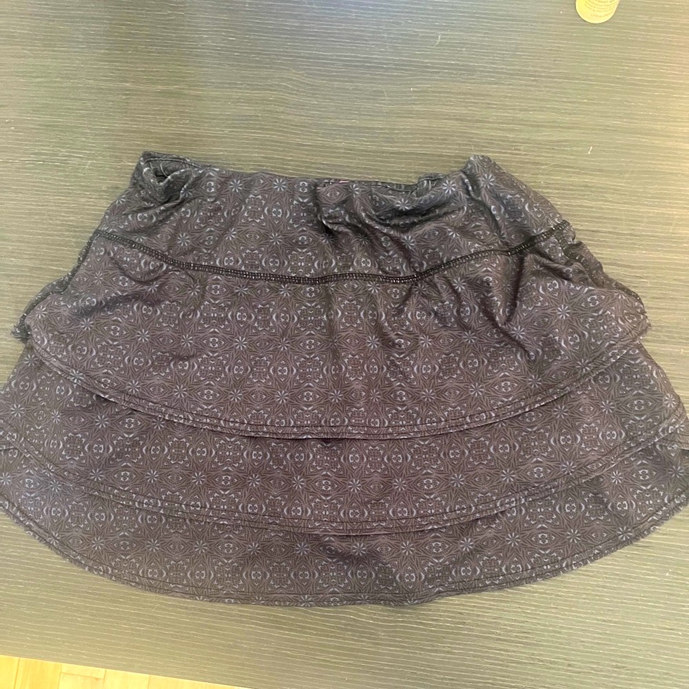 Athleta size S medium gray and blue tennis skirt